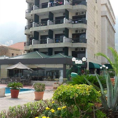 Holiday Suites Hotel & Beach Resort Joünié Exterior foto